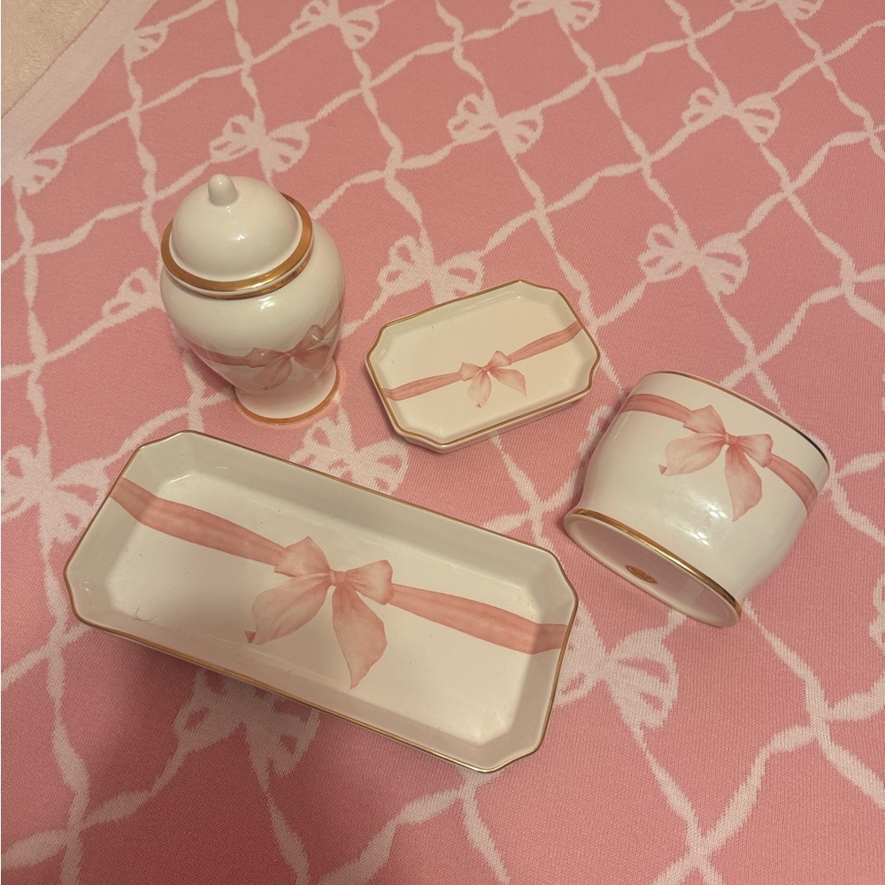 4 piece coquette bathroom set🎀